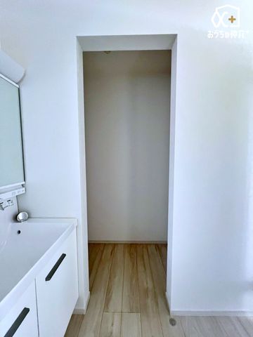 ���[ ���ʉ��ɂ���֗��ȃp���g���[�B�䏊�p�i�┃���������i��������������[�ł��܂��B