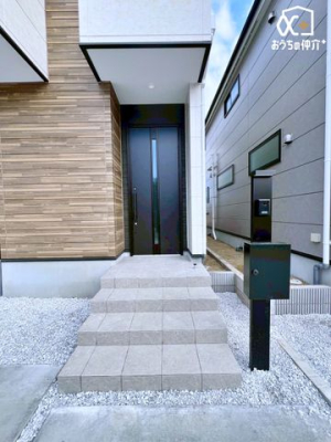 ���� �O���ւ̗l�q�ł��B���̊K�i���L�߂ɍ���Ă���̂Ŏq�������鐢�т͓]�|�h�~�ɂ��Ȃ�܂��ˁB