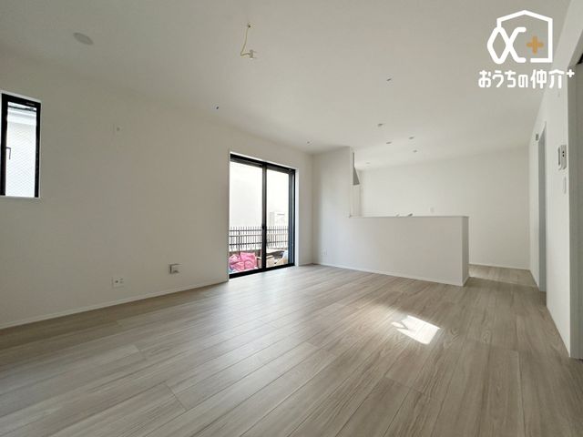 ���r���O -