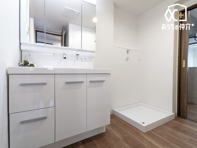 ���ʑ�E���ʏ� �������̂�����ʁE����E�E�߃X�y�[�X�ł��B��Ƃ�̂����Ԃł����C���̂����ւ����炭�炭�ł��B�L�b�`������̉Ǝ��������ǂ��̂Ŗ����̂�������X���[�Y�ł��I