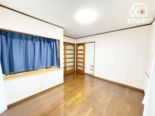 ���r���O �Ƒ��݂�Ȃ��u�₩�Ɍ��₩�ɉ߂�����悤�ɁA�D����������荞�񂾃��r���O�_�C�j���O�B�㎿�ȉ�����ɕ�܂��A���K�ŉ��₩�ȃv���C�x�[�g��Ԃł��B