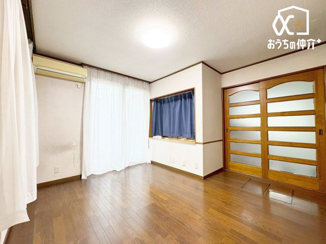 ���r���O ���r���O���[���͉Ƒ��̌e���̏�ɍœK�ł��B���[�X�y�[�X���[�����Ă���A�X�b�L���Ƃ�����炵�������܂��B