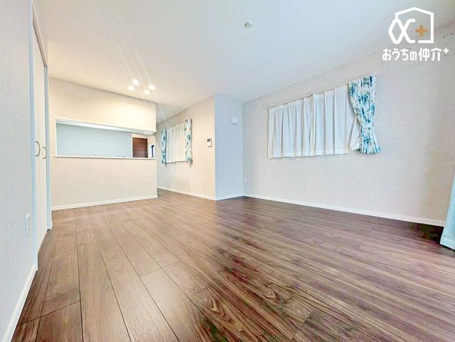 ���r���O ���r���O