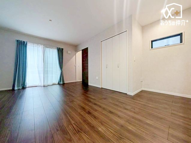 ���r���O ����