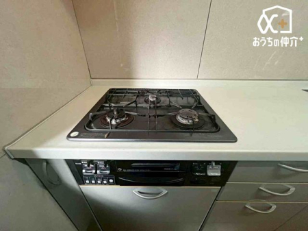 �L�b�`�� ������������O���R�����̗l�q�ł��B�u�߂�E�ύ��ޓ��̍�Ƃ������ɏo����R�����ł��B