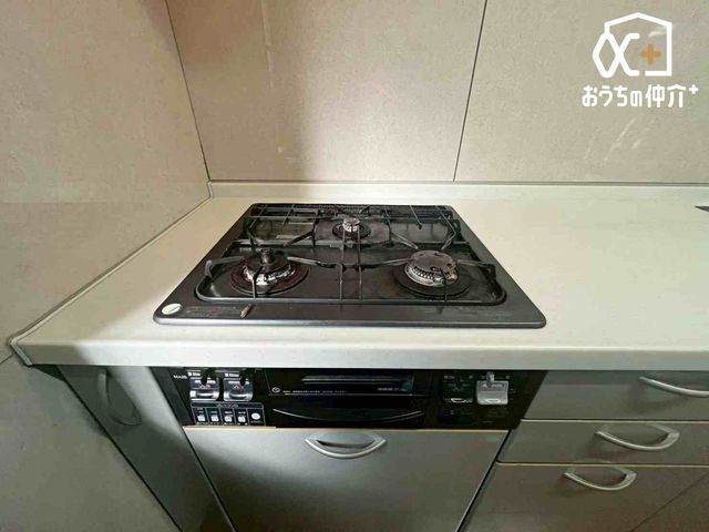 �L�b�`�� ������������O���R�����̗l�q�ł��B�u�߂�E�ύ��ޓ��̍�Ƃ������ɏo����R�����ł��B