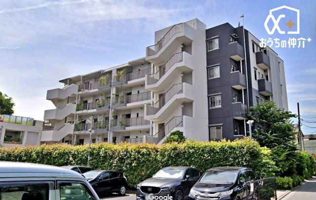 ���n�O�ώʐ^ ����������u�u�؁v�w�܂œk��12���B�s�S��ʋΌ��ɁA�L������̉������������ՐÂȏZ��X�ł��B