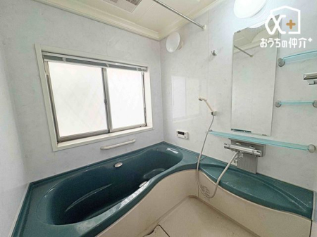 ���� �y�傫�ȑ��̂��閾�邢�o�X���[���z�傫�ȑ������Ă���A���C����������s���܂��B�L�X�Ƃ��������ő���L�΂��ă����b�N�X�ł��܂��B