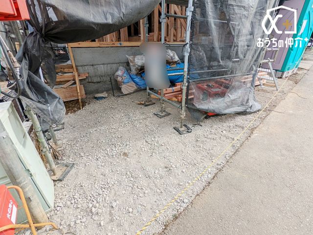  �J�[�X�y�[�X�̗l�q�B�Ԓʂ�̏��Ȃ��O�ʓ��H�ł��Ԃ̏o����������N���N�ł��B