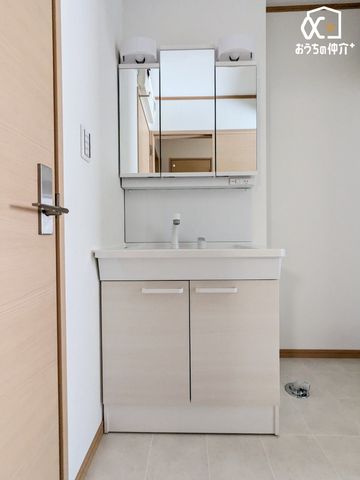 ���ʑ�E���ʏ� �O�ʋ��^�C�v�̐��ʉ��ϑ�ł��B�O�ʋ��^�C�v�̐��ʉ��ϑ�͎g�����肪�ǂ��A�ׂ����������[�ł��܂��B���[������X�b�L���Еt�����ʏ��ł��B