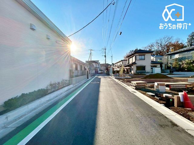 ���n�O�ώʐ^ ������悤�Ȑ��w�i�ɁA���X�ƘȂޓ@��́A���z�̉��b�𑶕��Ɏ󂯂�B�L�т₩�ŊJ���I�Ȓ��]�ƁA�����Ղ�ƍ~�蒍���z���ɁA�����ɏZ�܂��ґ�������Ǝ������Ē����܂�