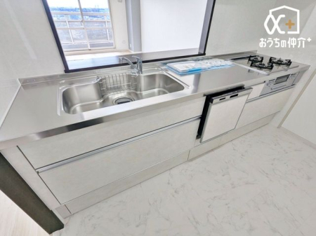 �L�b�`�� �����g���L�b�`�������炱���A�H���̏������y�������ԂɁI�w�Z�������ł��X���[�Y�ɖ��ʂȂ���Ƃł��x�w���������ȒP�ɂł���x�ȂǁA���ꂵ���H�v����������I�������y��������L�b�`���X�y�[�X�ł�