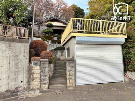 ���n�O�ώʐ^ JR��������u�V���v�w�܂Ńo�X��15���B137�؂̍L��ȕ~�n�ɘȂ�2�K����5LDK�̂��Z�܂��B�k��15���̂Ƃ���ɂ��݂܂����[���V�����������̂��������ɕ֗��ł��B