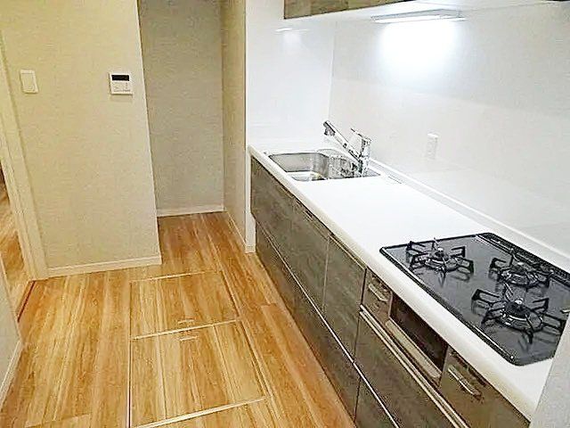 �L�b�`�� �Ɨ��L�b�`��