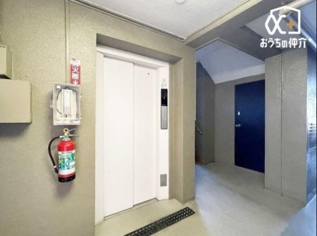 ���̑� �s�G���x�[�^�[�t���w�K�ł��ړ����X���[�Y�ŁA�ו��̉^����x�r�[�J�[���p�����K�B�o���A�t���[�ŕ��L������ɗD�����A�h�Ɩʂł����S�ł��B