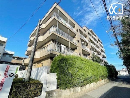 ���n�O�ώʐ^ ��������̊O�ρB�z������̗ǂ��}���V�����́A���������邭�J���I�ŁA�S�n�悢��Ԃ����o���܂��B�~�͒g�����A���󕨂������₷�����߉��K�ɕ�点�܂��B���N�I�ŉ��K�Ȑ��������߂���ɂ������߂ł��B