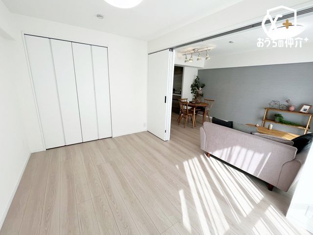 ���̑� ���r���O�Ɨאڂ����m���́A�����˂��J���Ĉ�̗��p���\�B���C�t�X�^�C���ɍ��킹�Ďg�������ł���֗��ȋ�Ԃł��B