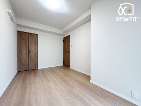 ���r���O -