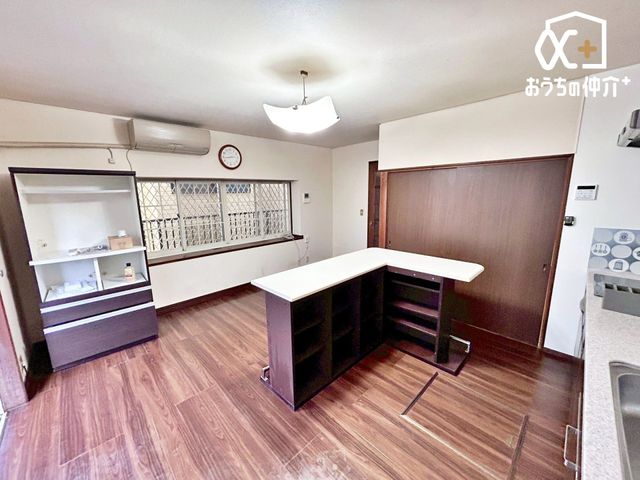 ���r���O -