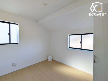 �q������ �q�������Ƃ��Ă��\���ȍL�������邨�����ł��B�Ƒ��X�̈��炬�̋�Ԃ��m�ۂł��A�v���C�x�[�g�ȃx�b�h���[���͕�炷���̊����ő���グ�������̂ł��B