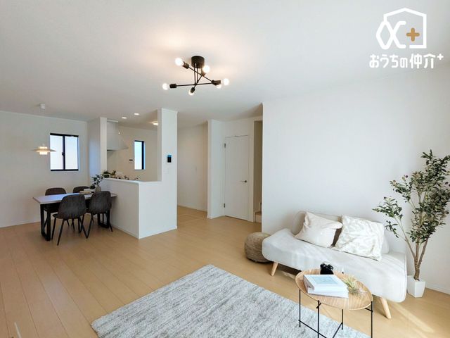 ���r���O �����������Ȃ��烊�r���O�S�̂����n�����Ƃ��o����̂ŁA���q�l���V�񂾂�A�׋����Ă��Ă��ꏏ�ɋ�Ԃ����L�ł��܂�