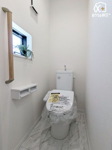 �g�C�� 1�K��2�K�ɂ��ꂼ��g�C����ݒu�B���̃o�^�o�^���鎞�ԑтɂ����ݍ������ƂȂ����K�ɂ��g�����������܂��ˁB