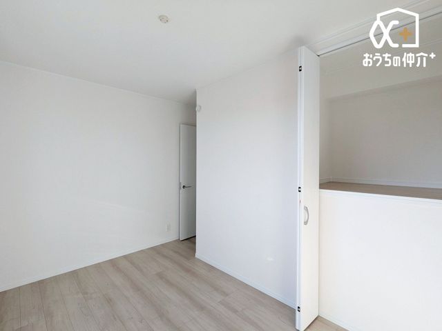 �q������ �q�������Ƃ��Ă��\���ȍL�������邨�����ł��B�Ƒ��X�̈��炬�̋�Ԃ��m�ۂł��A�v���C�x�[�g�ȃx�b�h���[���͕�炷���̊����ő���グ�������̂ł��B