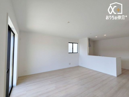 ���r���O �L���Ȍ����Ƃ炷���̏ꏊ�́A�������Ȃ���b���y���݁A�������Ƃ������Ԃ��߂����ꏊ�B�Ƒ��̓��킪���܂���؂ȋ�Ԃł��B