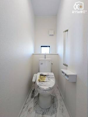 �g�C�� 1�K��2�K�ɂ��ꂼ��g�C����ݒu�B���̃o�^�o�^���鎞�ԑтɂ����ݍ������ƂȂ����K�ɂ��g�����������܂��ˁB