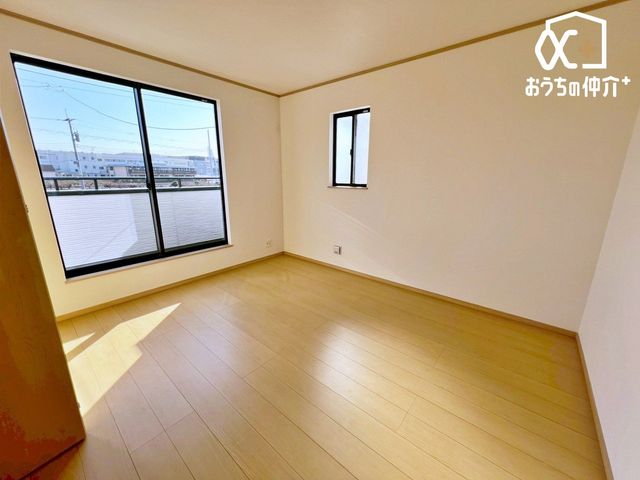 �q������ �q�������Ƃ��Ă��\���ȍL�������邨�����ł��B�Ƒ��X�̈��炬�̋�Ԃ��m�ۂł��A�v���C�x�[�g�ȃx�b�h���[���͕�炷���̊����ő���グ�������̂ł��B