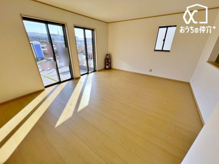 ���r���O �����������Ȃ��烊�r���O�S�̂����n�����Ƃ��o����̂ŁA���q�l���V�񂾂�A�׋����Ă��Ă��ꏏ�ɋ�Ԃ����L�ł��܂�