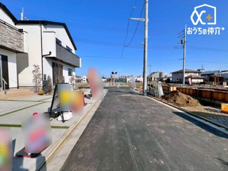 ���n�O�ώʐ^ ������悤�Ȑ��w�i�ɁA���X�ƘȂޓ@��́A���z�̉��b�𑶕��Ɏ󂯂�B�L�т₩�ŊJ���I�Ȓ��]�ƁA�����Ղ�ƍ~�蒍���z���ɁA�����ɏZ�܂��ґ�������Ǝ������Ē����܂�