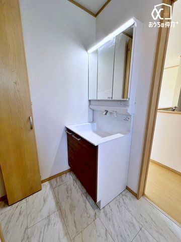 ���ʑ�E���ʏ� �y���̗��ɂ����Ղ���[�z��������̏��������܂���S���[�^�C�v�B�g���C�̈ʒu��ς��邱�ƂŔw�̍������̂����[�ł��܂��B