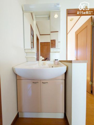 ���ʑ�E���ʏ� 2�K�ɂ���֗��Ȑ���