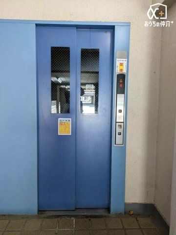 ���̑� �G���x�[�^�[