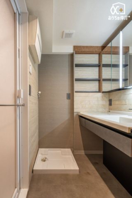 ���ʑ�E���ʏ� �I����[�X�y�[�X���[�����Ă���E�ߏ��́A�^�I�����܂��������萮���ł��A��������ۂĂ܂��B