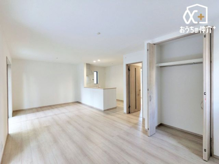 ���r���O �����������Ȃ��烊�r���O�S�̂����n�����Ƃ��o����̂ŁA���q�l���V�񂾂�A�׋����Ă��Ă��ꏏ�ɋ�Ԃ����L�ł��܂�