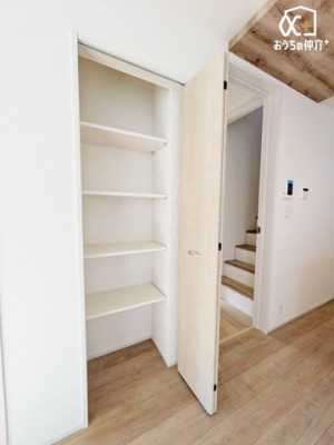 ���[ ���r���O�ɂ���֗��ȕ����B��R�̉ו���Ɠd���i�Ȃǎ��[�ł��A���������Еt���܂��B