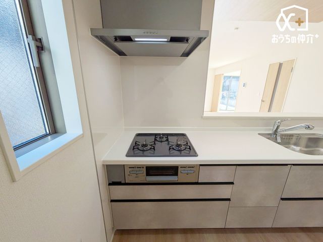 �L�b�`�� �i3���R�����j���������Ŏς�E�Ă��E�����Ȃǂ��\�B�Η͂͋��΂����΂܂ŏꏊ���ƂɎ��R�ɐݒ�ł��A��C�ɒZ���ԂŒ������鎖���ł��܂��B�܂��Ԋu���L���A�傫�Ȓ�������u�����Ƃ��ł��܂��B