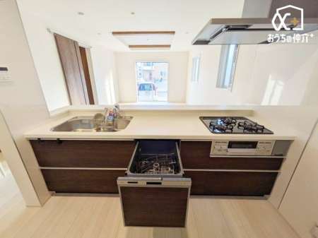 �L�b�`�� �`Kitchen�`�H���򊣑��@�����̃V�X�e���L�b�`���̗p�I���͐ߐ��ɂ��q����D����̂ł��B�����Ő�򂷂�̂ŉ�����������藎�Ƃ��܂�