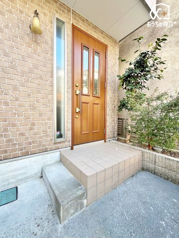 ���� �O���猩�����ւ̗l�q�B���������Ə�i���������������ԁB�����̏o���肪�C�����悭�s���܂��B