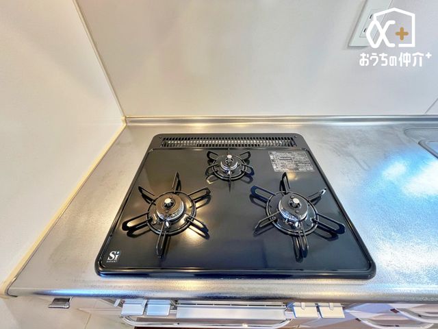 �L�b�`�� ������������O���R�����̗l�q�ł��B�u�߂�E�ύ��ޓ��̍�Ƃ������ɏo����R�����ł��B