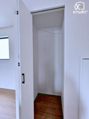 ���[ �S�����ɃN���[�[�b�g�������I���i�g���̂��m���⏬���͂������A�����΂肪���ȋG�ߕ��̂��m���Ȃǂ���������Ǝ��[�B������Ԃ����L�����X�܂ł��g���������������ł���(^^)/