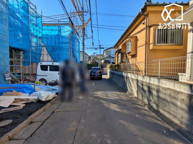 ���n�O�ώʐ^ ������悤�Ȑ��w�i�ɁA���X�ƘȂޓ@��́A���z�̉��b�𑶕��Ɏ󂯂�B�L�т₩�ŊJ���I�Ȓ��]�ƁA�����Ղ�ƍ~�蒍���z���ɁA�����ɏZ�܂��ґ�������Ǝ������Ē����܂�