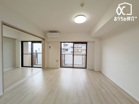 ���r���O -