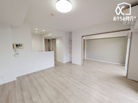 ���r���O -