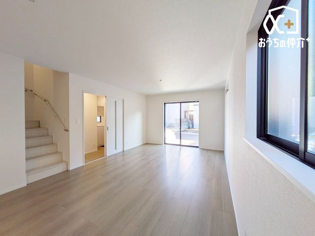 ���r���O -