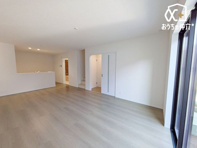 ���r���O -