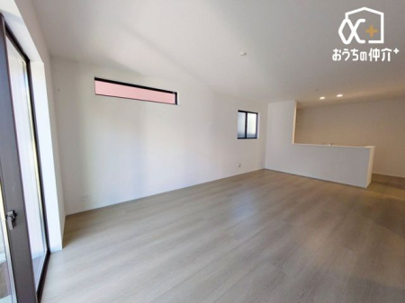 ���r���O -