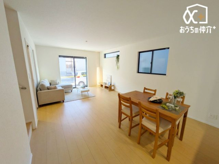 ���r���O -